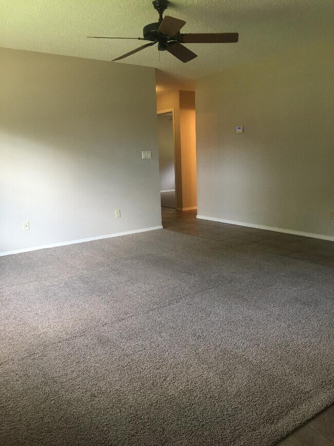 Living - 103 Bean St