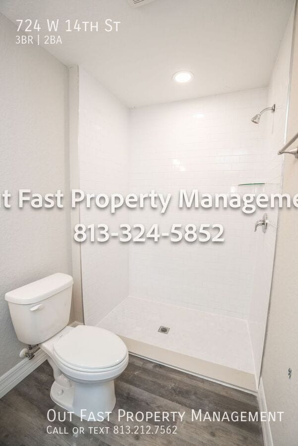 Building Photo - 724 W 14th St