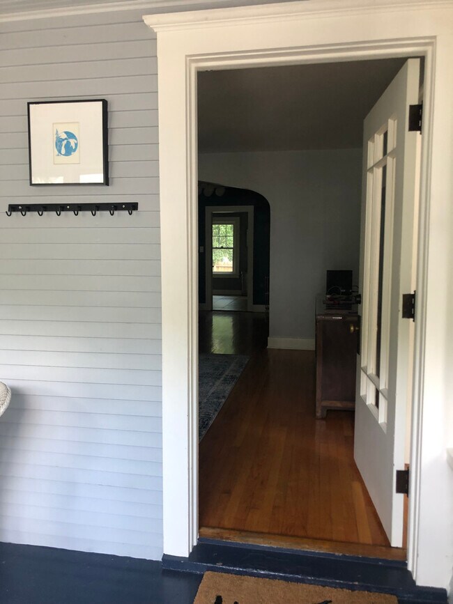 Building Photo - 1021 Morrison Ave