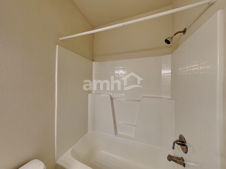 Building Photo - 7341 Rainier Dr