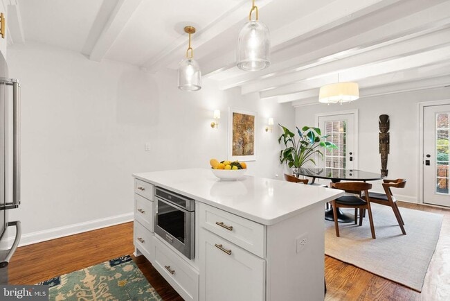 Building Photo - 312 N Pitt St