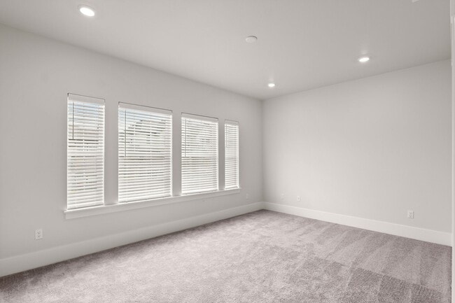 Building Photo - 13737 SW 165th Ave