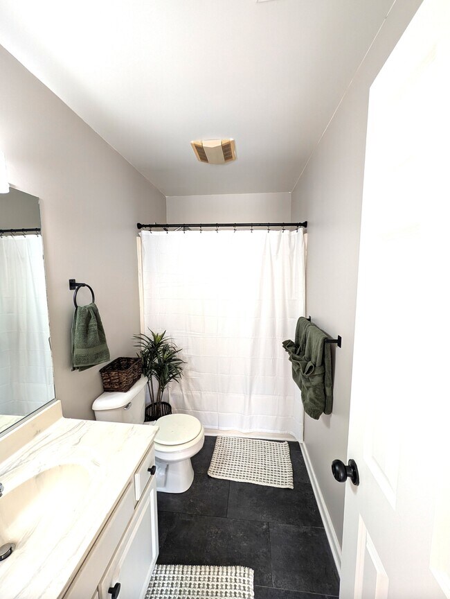 Building Photo - 113 Callahan Dr