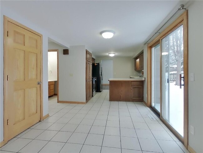 Building Photo - 4845 Orleans Ln N