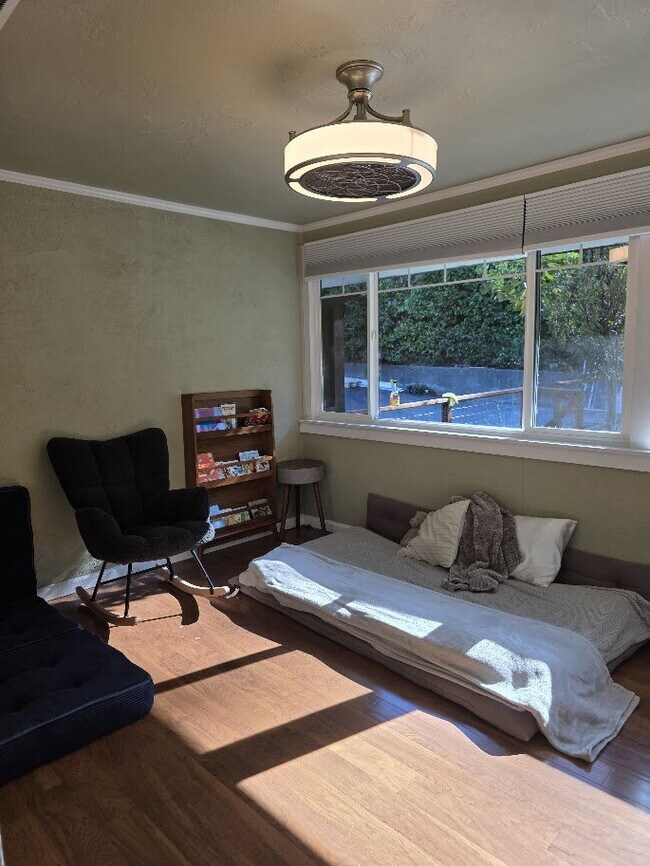 Building Photo - Compound-Style Mountain Living at Its Finest — Spacious Main Home + Brand-New Modern One-Bedroom ...
