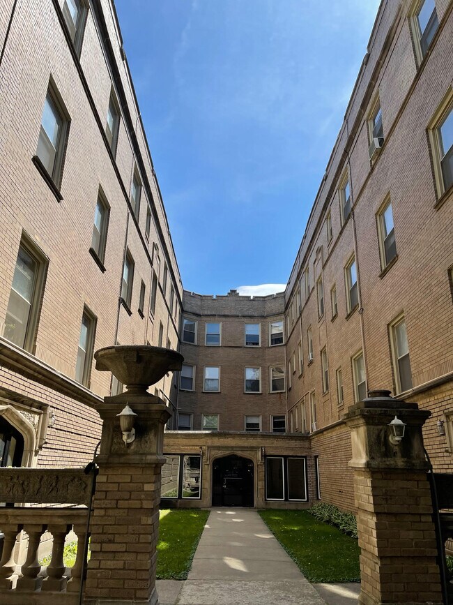 Building Photo - 6347 N Magnolia Ave