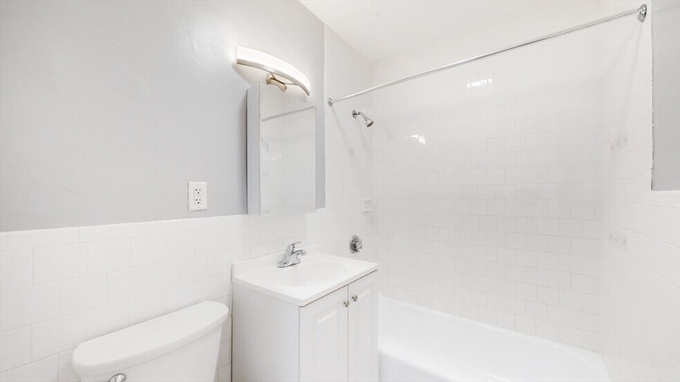 Building Photo - 524 Highland Ave