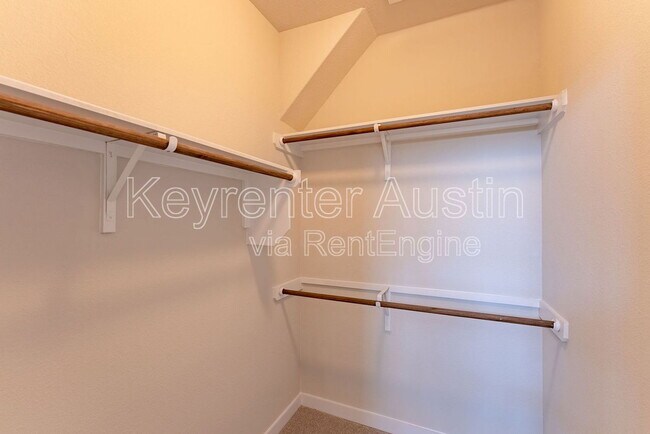 Building Photo - 354 Hortus Dr