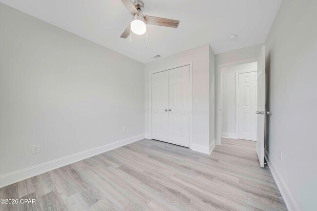 Building Photo - 3904 Ocean View Dr