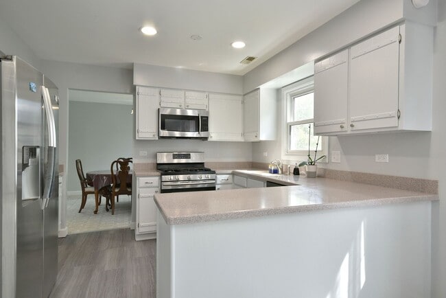 Building Photo - 1557 Scottdale Cir