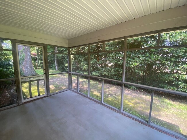Building Photo - Welcome to your home in Chesopeian Colony,...