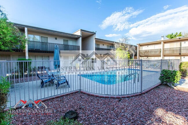 Building Photo - 1828 W Tuckey Ln