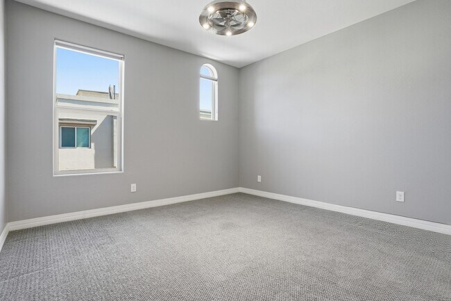 Building Photo - 7471 E Paraiso Dr