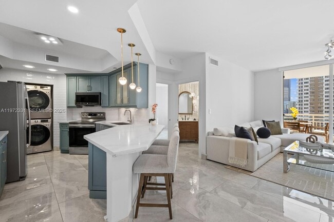 Building Photo - 888 Brickell Key Dr