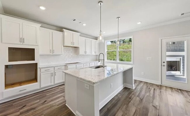 Building Photo - Welcome to Overlook at Marina Bay: Luxury and Comfort Combined