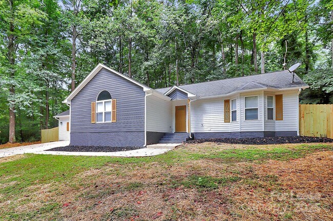 Building Photo - 1540 Nichole Ln