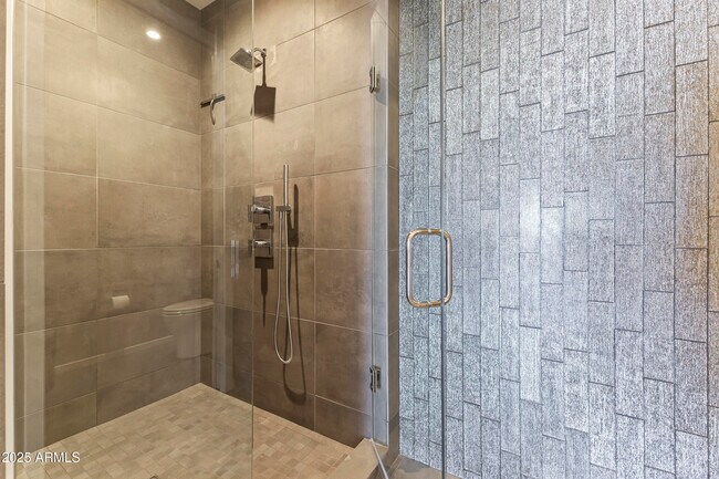 Building Photo - 7180 E Kierland Blvd