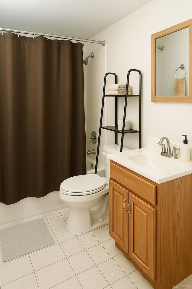 Building Photo - 10 Village Cir W