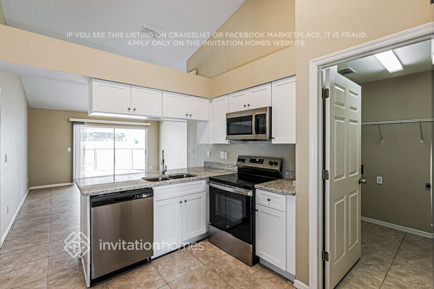 Building Photo - 2102 Ridgemore Dr