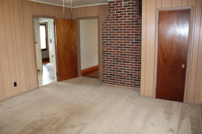 Building Photo - Fenced yard in heart of Decatur!