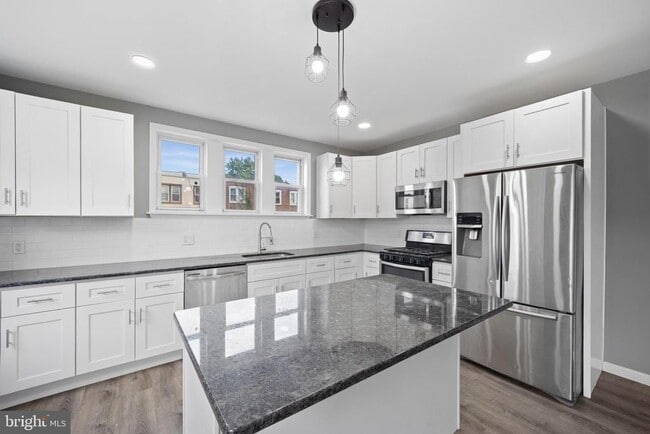 Building Photo - 4600 Highland Ave