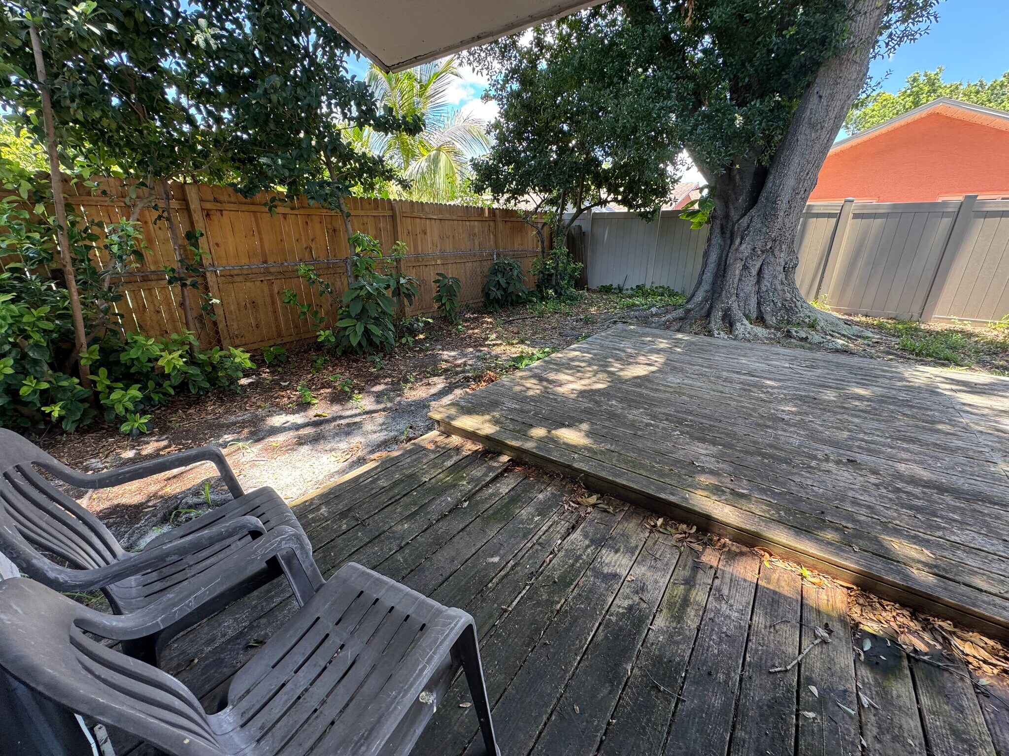Backyard - 6959 Aberfeldy Ave N