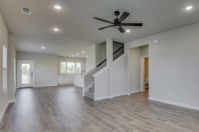 Building Photo - LUXURIOUS TRIPLEX LOCATED ON 1-ACRE LOT IN MIDLOTHIAN, TX!