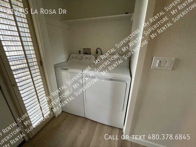 Building Photo - 2139 S La Rosa Dr