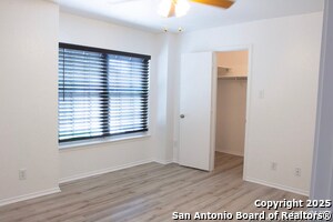 Building Photo - 46 Viking Oak