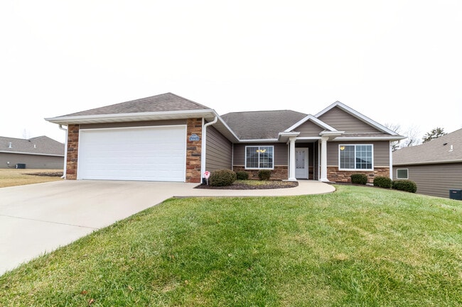Primary Photo - 4500 Weybridge Dr