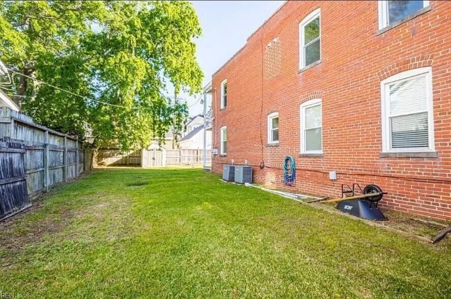 Building Photo - 214 Lucile Ave