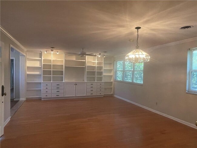 Building Photo - 205 Cater St