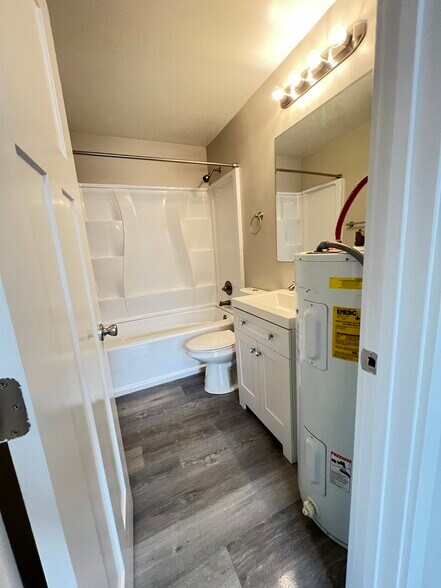 Bathroom - 3519 S 56th St