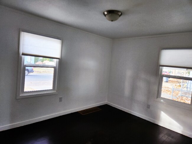 Building Photo - 320 Cullum Ave