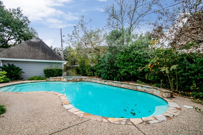 Building Photo - 16623 Wimbledon Forest Dr