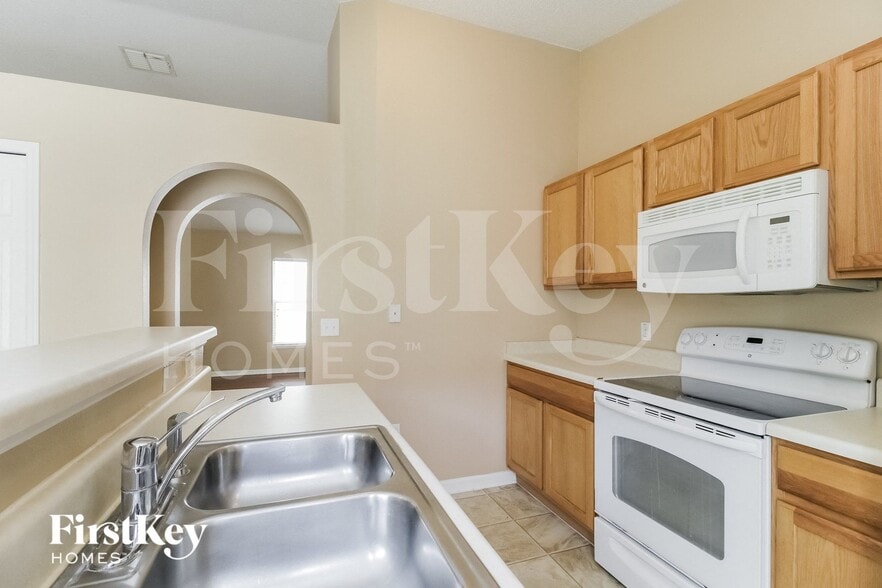 Building Photo - 2684 Whispering Trails Dr