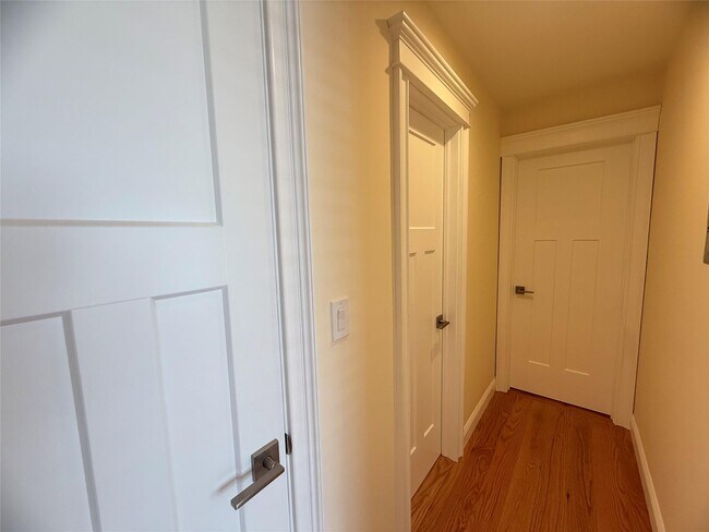 Building Photo - 250 Beechwood Ave