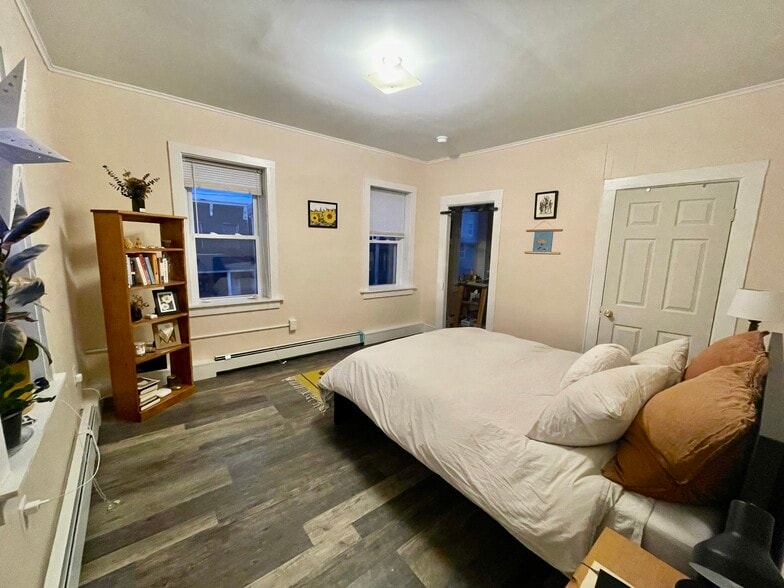 Primary Photo - 215 State St