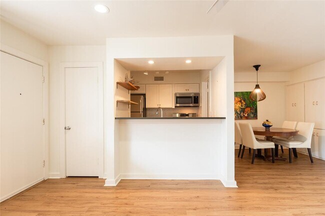 Building Photo - 7920 Rockwood Ln