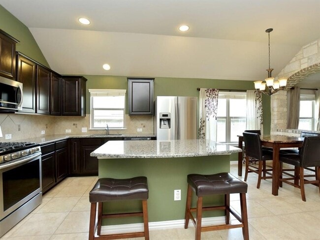 Building Photo - 510 Cameron Cove