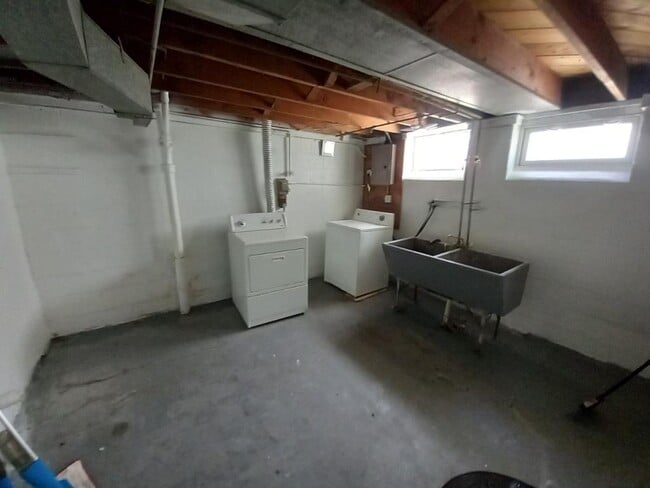 Building Photo - 5133 Cato St