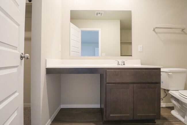 Building Photo - Stunning New Construction Home 4 Bed 2 Bath in Bixby!