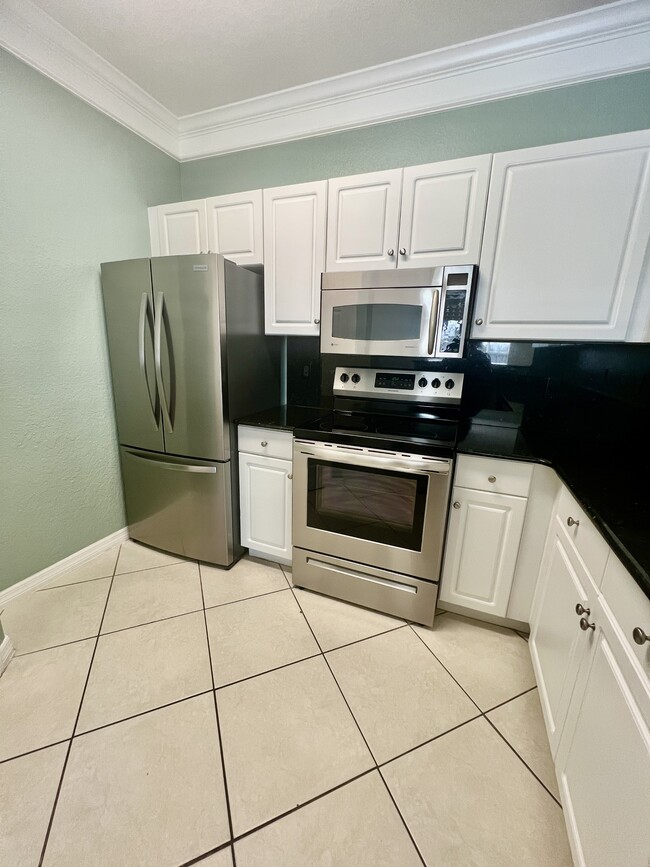 Building Photo - 4345 Bayside Village Dr