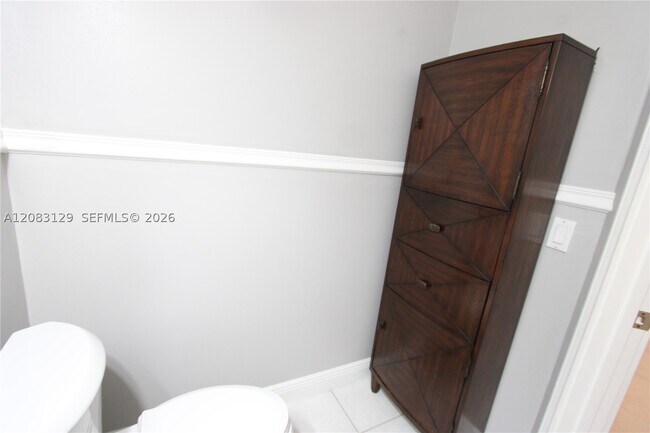 Building Photo - 15495 N Miami Lakeway