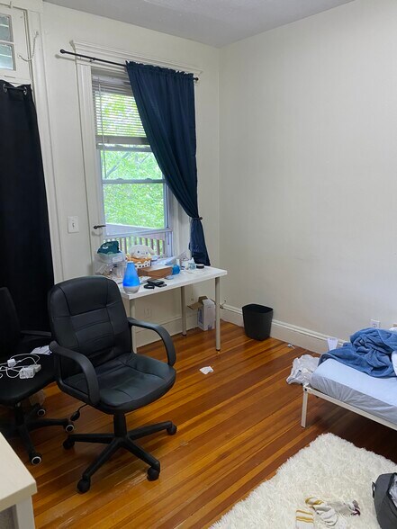 Building Photo - 187 Winthrop Rd