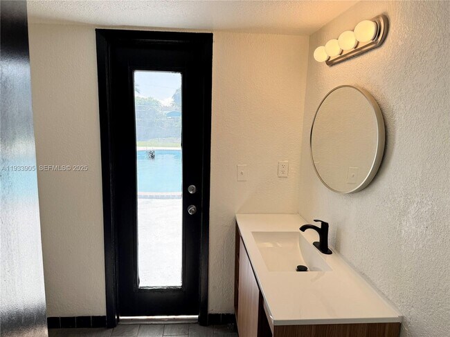 Building Photo - 17205 SW 109th Ct