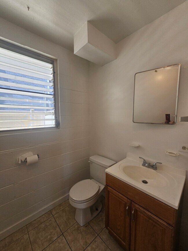 Building Photo - 809 Kinau St