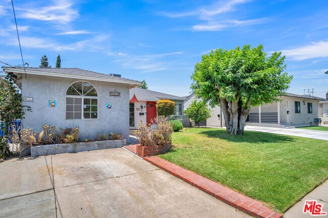 Building Photo - 8333 Glencrest Dr