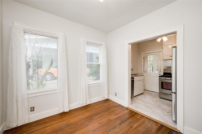 Building Photo - 1623 Palma Plaza