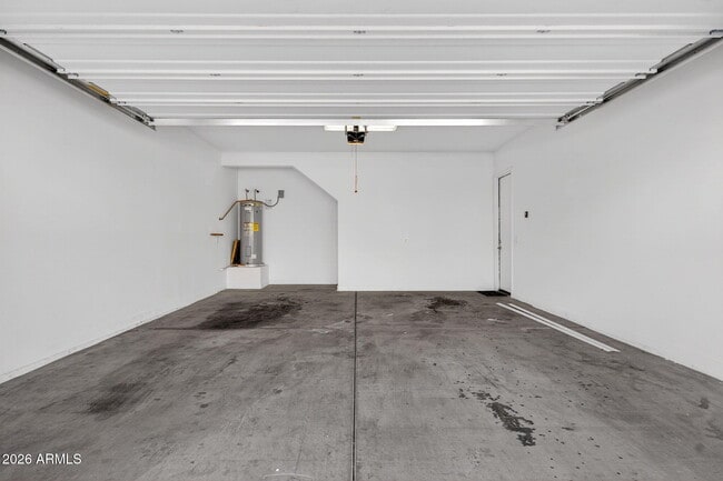 Building Photo - 1367 S Country Club Dr